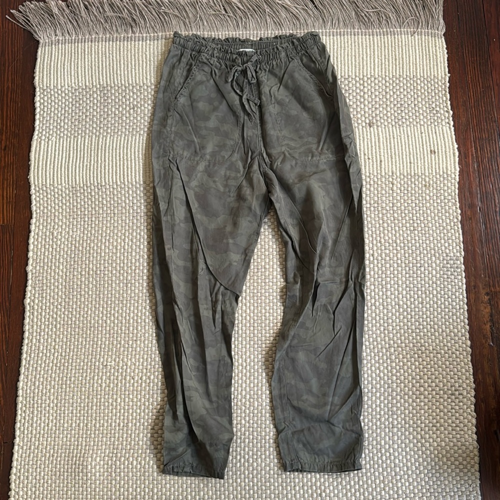 American Eagle Camo Straight Pants